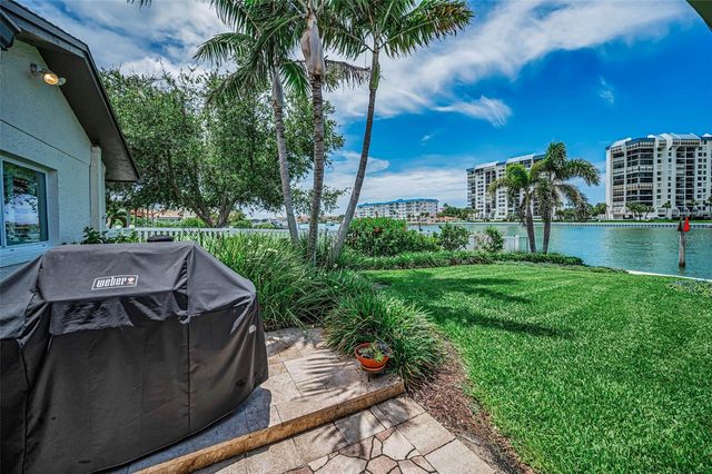 1201 81ST STREET S, St Petersburg, FL 33707