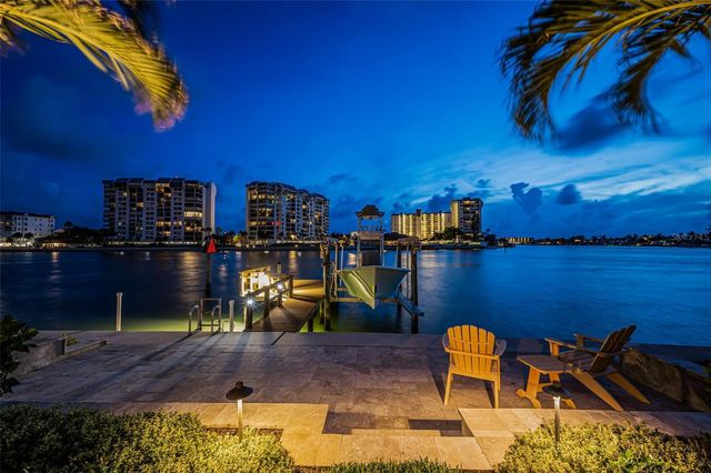1201 81ST STREET S, St Petersburg, FL 33707
