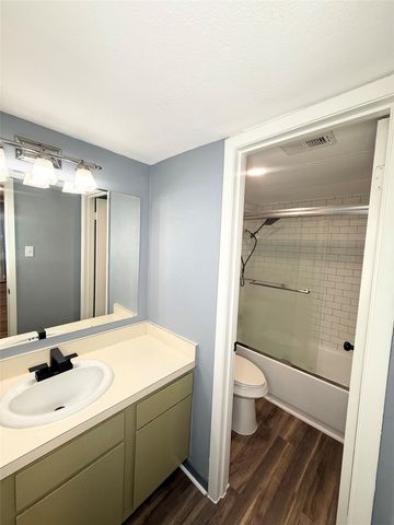 10650 Steppington Drive 110, Dallas, TX 75230