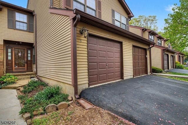 71 Bayberry Dr, Franklin Twp., NJ 08873