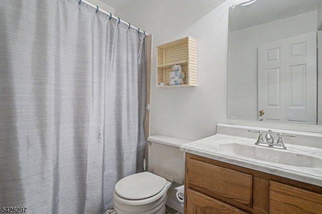 71 Bayberry Dr, Franklin Twp., NJ 08873