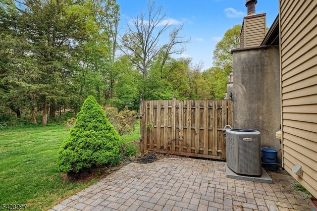 71 Bayberry Dr, Franklin Twp., NJ 08873