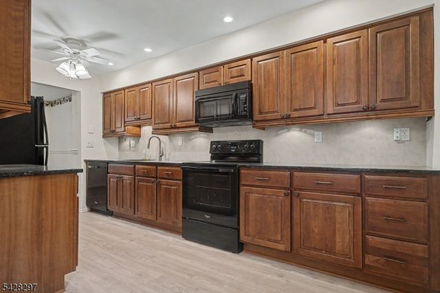71 Bayberry Dr, Franklin Twp., NJ 08873