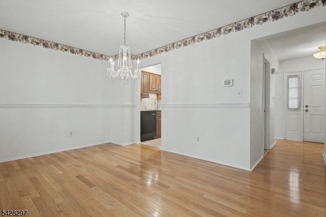 71 Bayberry Dr, Franklin Twp., NJ 08873