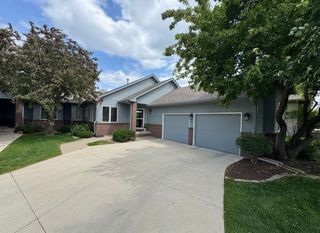 1214 Glen Oaks Drive, West Des Moines, IA 50266