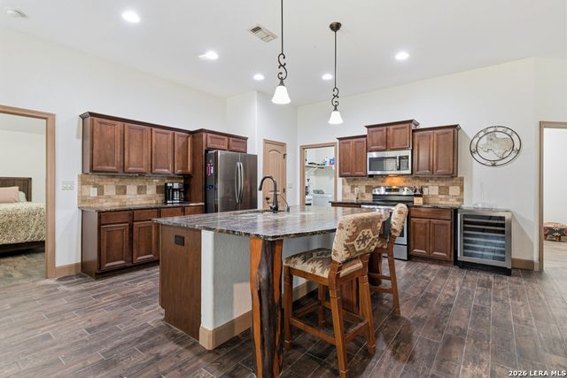 1184 SUMMIT BLF, Canyon Lake, TX 78133