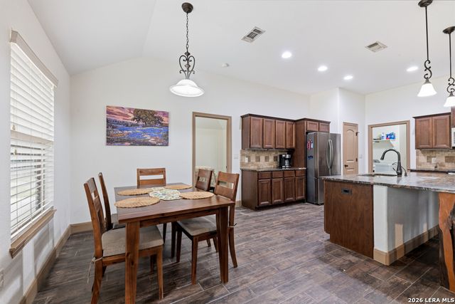 1184 SUMMIT BLF, Canyon Lake, TX 78133