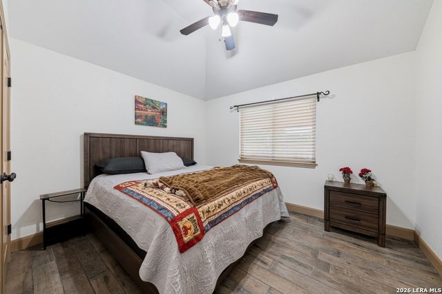 1184 SUMMIT BLF, Canyon Lake, TX 78133