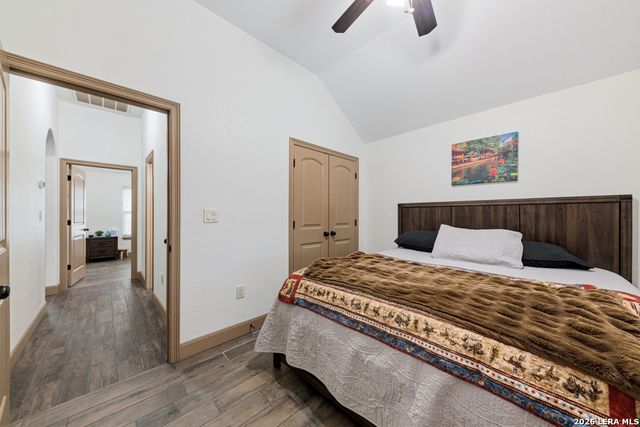 1184 SUMMIT BLF, Canyon Lake, TX 78133