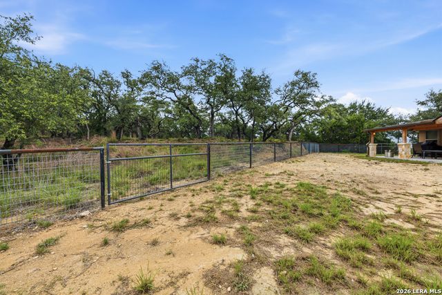 1184 SUMMIT BLF, Canyon Lake, TX 78133