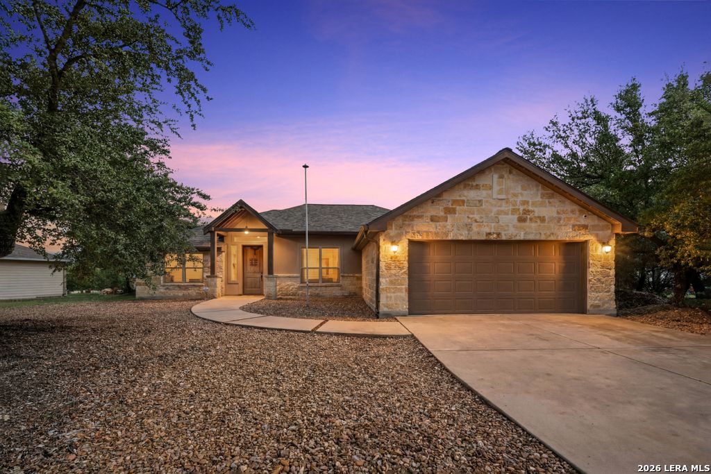 1184 SUMMIT BLF, Canyon Lake, TX 78133