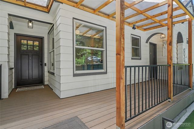 10106 16th Avenue S, Seattle, WA 98168