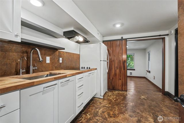 10106 16th Avenue S, Seattle, WA 98168