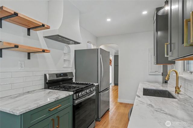 10106 16th Avenue S, Seattle, WA 98168