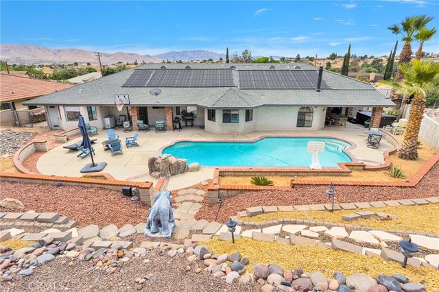 18630 Centennial, Hesperia, CA 92345