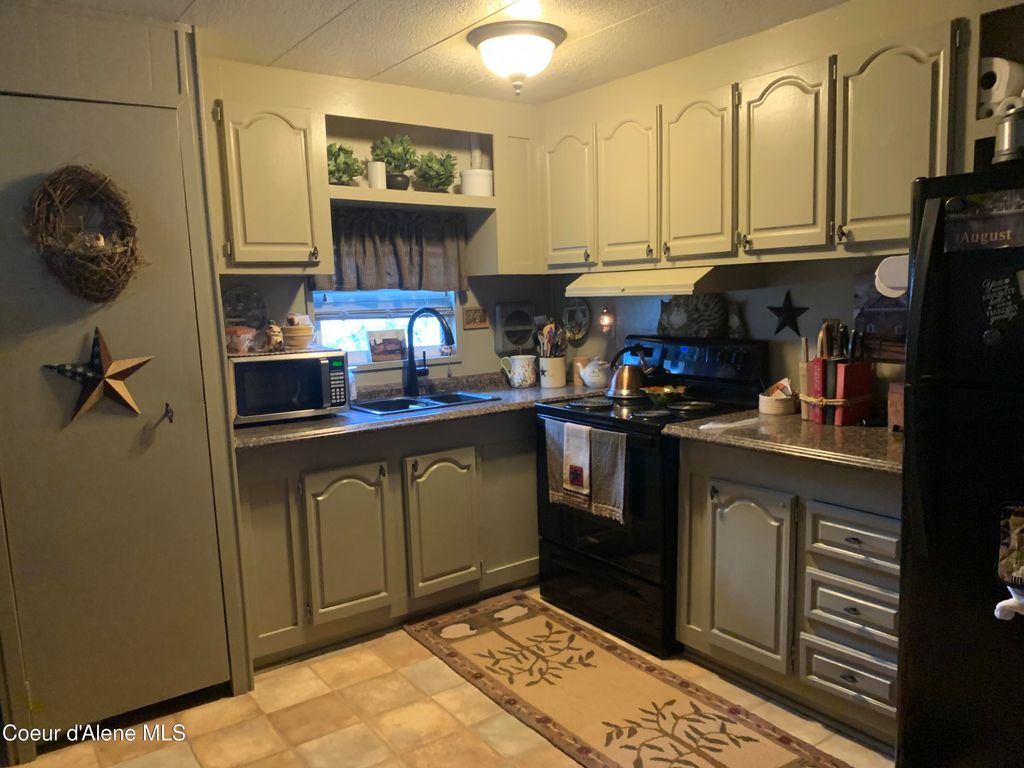 741 W Kentucky AVE, Hayden, ID 83835 photo 2