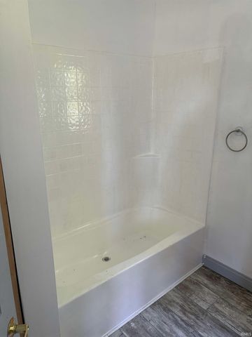 1158 E Summit Street, Wawaka, IN 46794