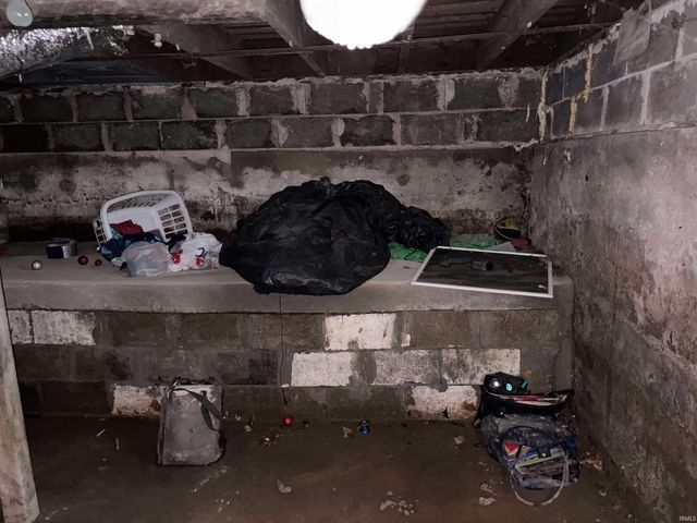 1158 E Summit Street, Wawaka, IN 46794