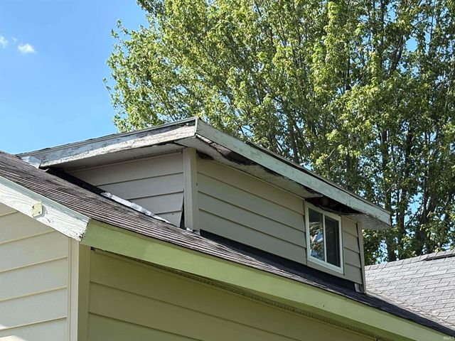 1158 E Summit Street, Wawaka, IN 46794