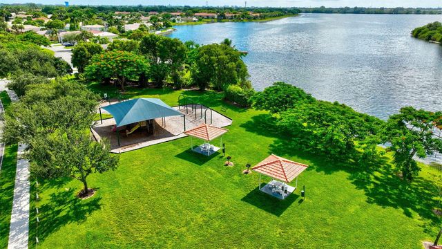 4706 SW 13th Street, Deerfield Beach, FL 33442
