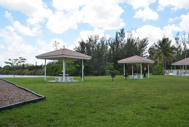 4706 SW 13th Street, Deerfield Beach, FL 33442