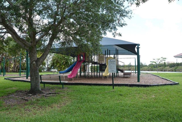 4706 SW 13th Street, Deerfield Beach, FL 33442