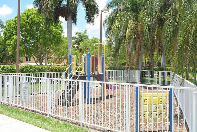 4706 SW 13th Street, Deerfield Beach, FL 33442