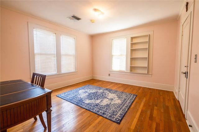 1107 N Adams St, Beeville, TX 78102