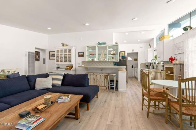 1089 Belfast Lane, Ventura, CA 93001