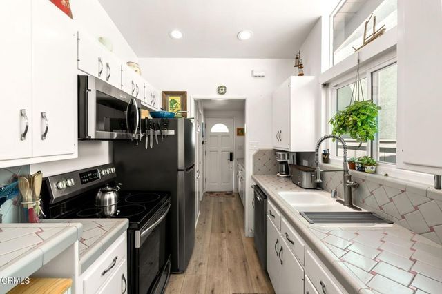 1089 Belfast Lane, Ventura, CA 93001