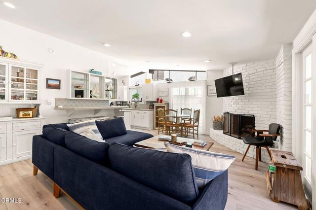 1089 Belfast Lane, Ventura, CA 93001