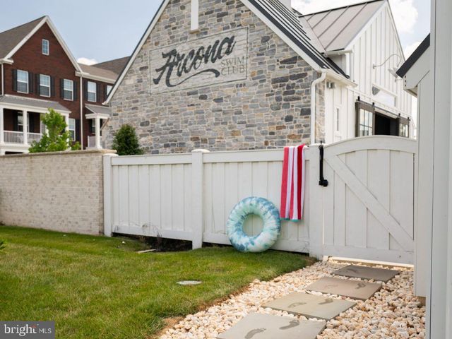 3125 OVERLOOK DR, Mechanicsburg, PA 17055
