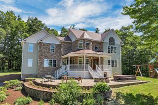204 Colburn Road, New Boston, NH 03070