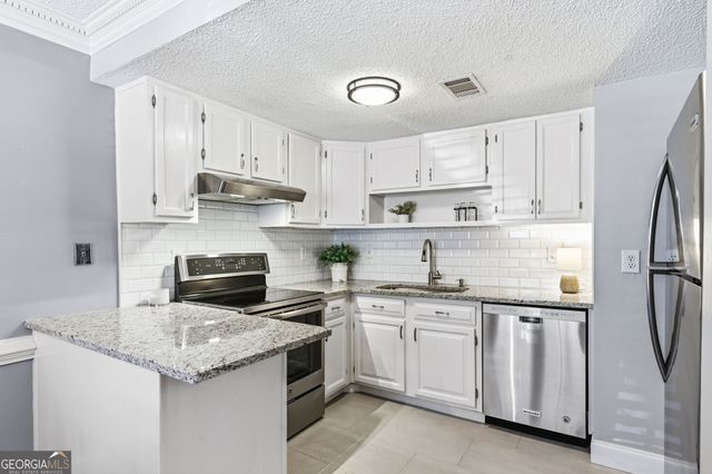 1050 Sasha Lane, Roswell, GA 30075