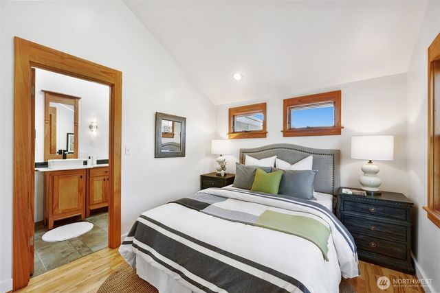 8333 27th Avenue NW, Seattle, WA 98117