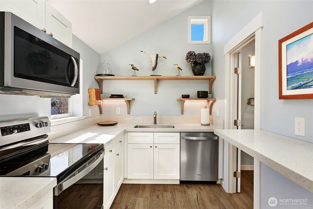 8333 27th Avenue NW, Seattle, WA 98117