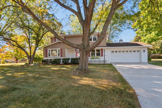 418 RIDGEVIEW TERRACE, Green Bay, WI 54301