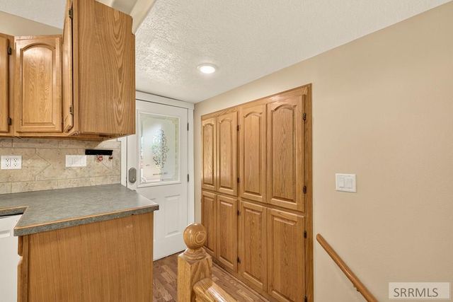 406 N 2nd W, St Anthony, ID 83445