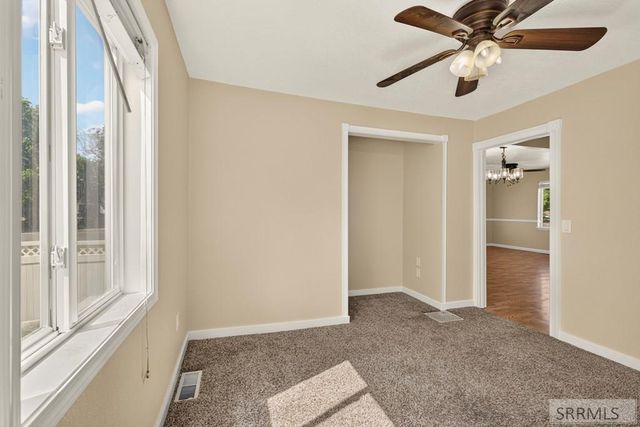 406 N 2nd W, St Anthony, ID 83445