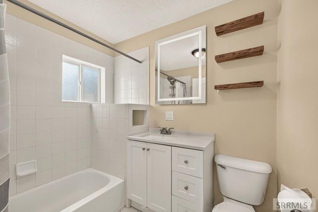 406 N 2nd W, St Anthony, ID 83445