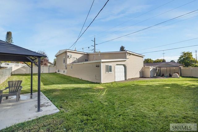 406 N 2nd W, St Anthony, ID 83445