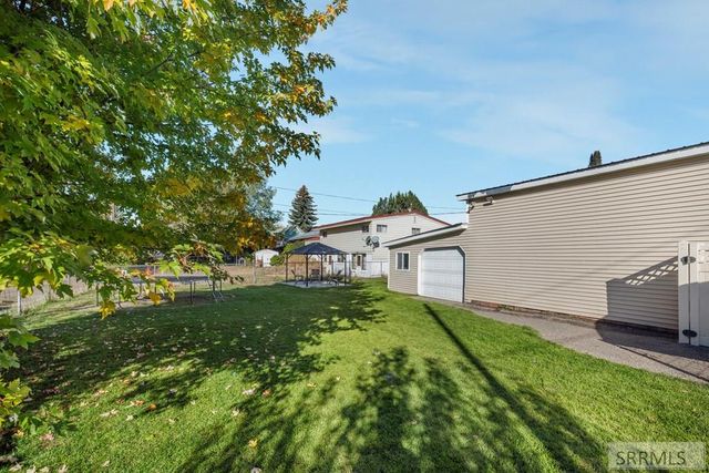406 N 2nd W, St Anthony, ID 83445