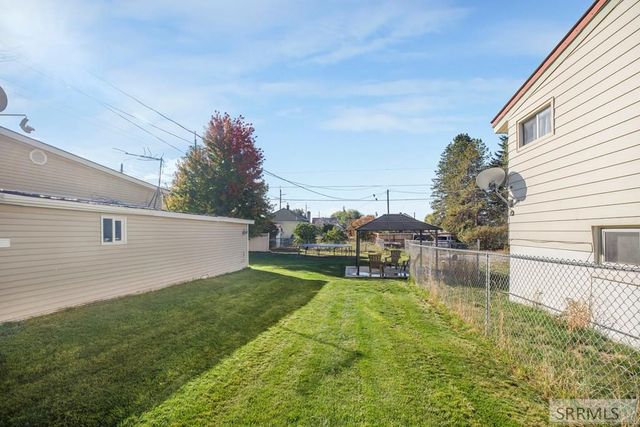406 N 2nd W, St Anthony, ID 83445
