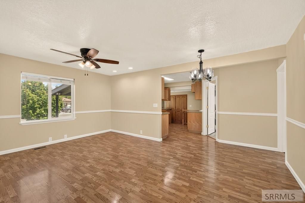 Image 10 of property listing at 406 N 2nd W, St Anthony, ID 83445