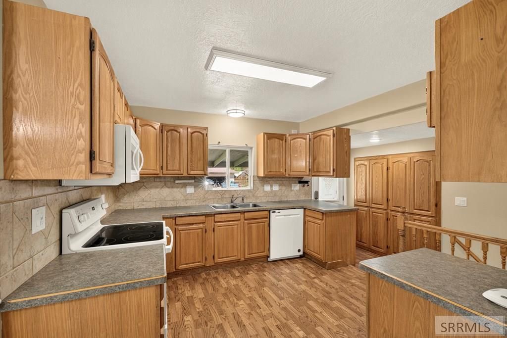 Image 12 of property listing at 406 N 2nd W, St Anthony, ID 83445