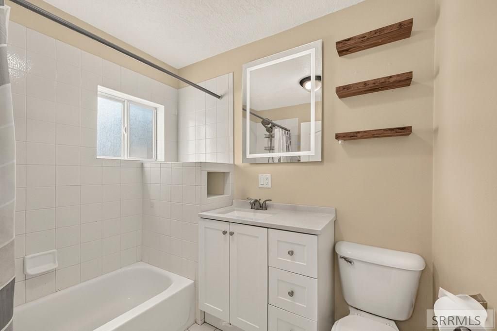 Image 17 of property listing at 406 N 2nd W, St Anthony, ID 83445
