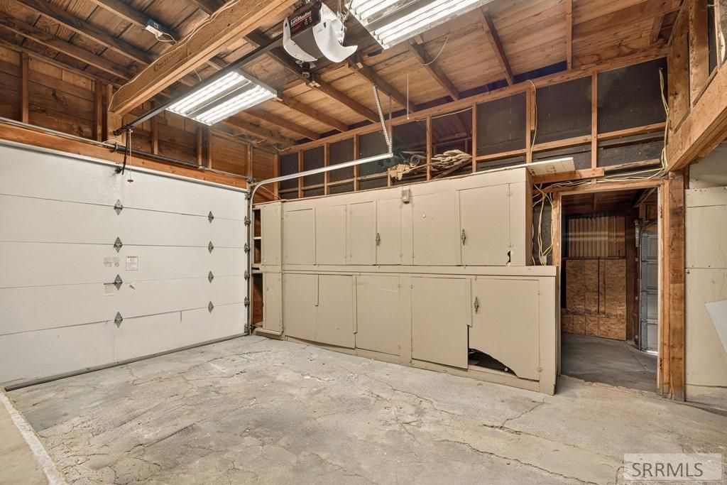 Image 32 of property listing at 406 N 2nd W, St Anthony, ID 83445