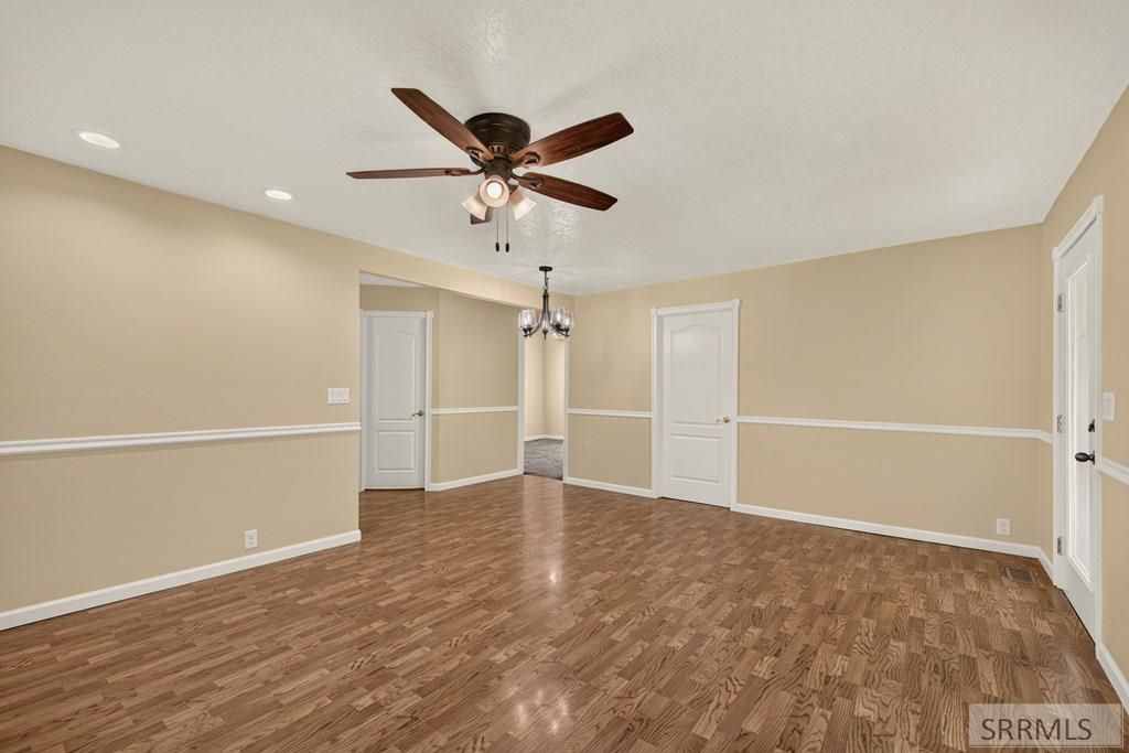 Image 8 of property listing at 406 N 2nd W, St Anthony, ID 83445