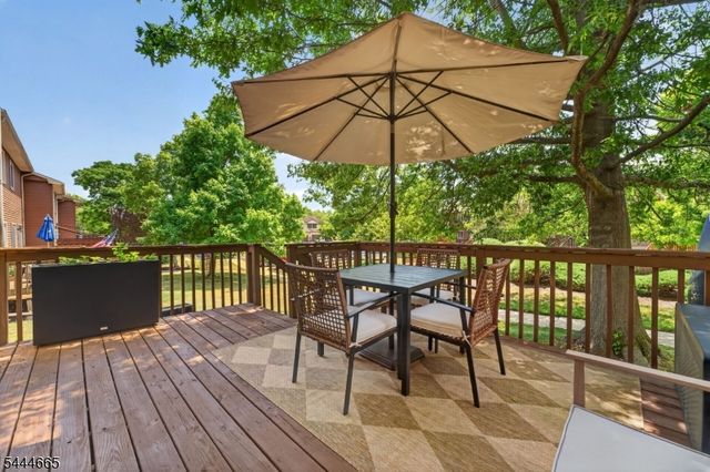 8 Saxonney Cir, Raritan Twp., NJ 08822