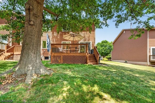 8 Saxonney Cir, Raritan Twp., NJ 08822